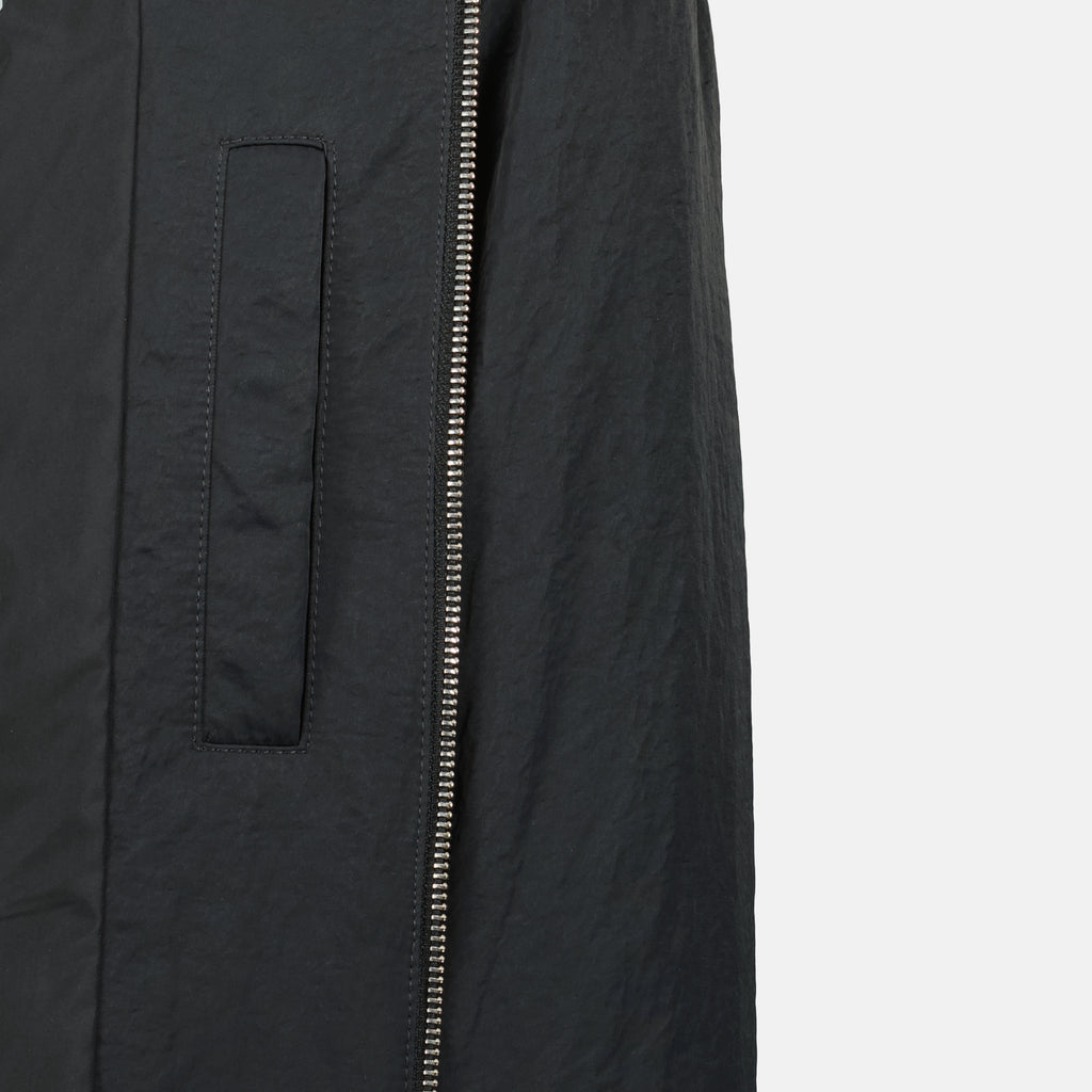 Image of the AMI grey heart zip-up jacket by Ami PARIS for Men - Fall-Winter 2025 - Detailed View_2