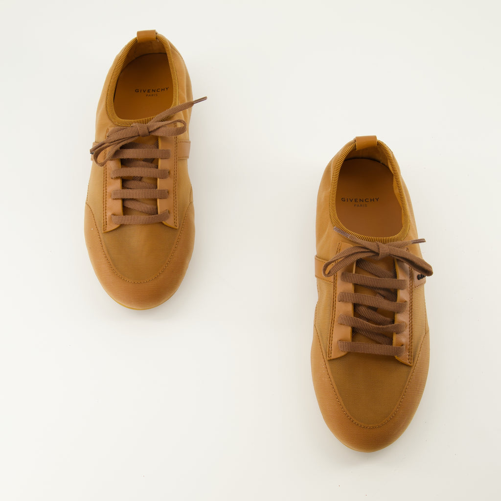 여성을 위한 Givenchy Slim Powder 운동화 이미지 - 2025년 가을-겨울 - 신발 한 쌍의 위에서 보기