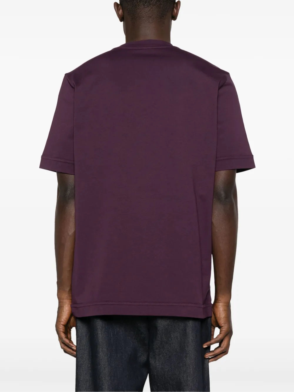 Image de l'article T-shirt à logo en cuir de la marque Moncler pour Homme - Saison Automne-Hiver 2025 - Vue détaillée_1