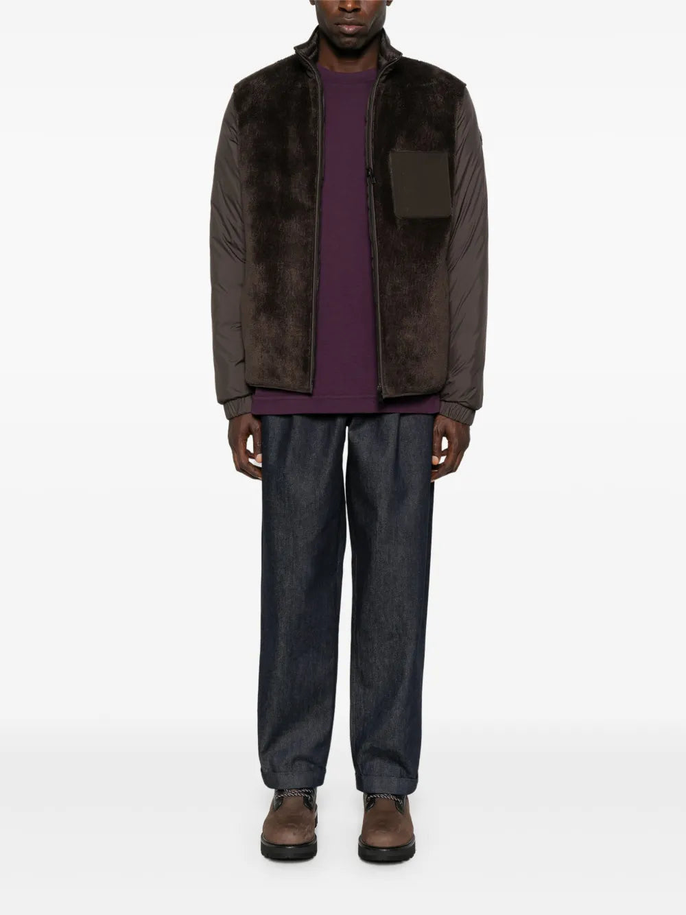 Image de l'article T-shirt à logo en cuir de la marque Moncler pour Homme - Saison Automne-Hiver 2025 - Vue de Dos