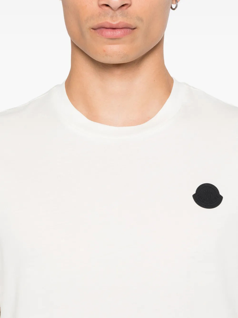 Image of the Moncler branded men's logo T-shirt - Autumn-Winter 2025 - Detailed View_4