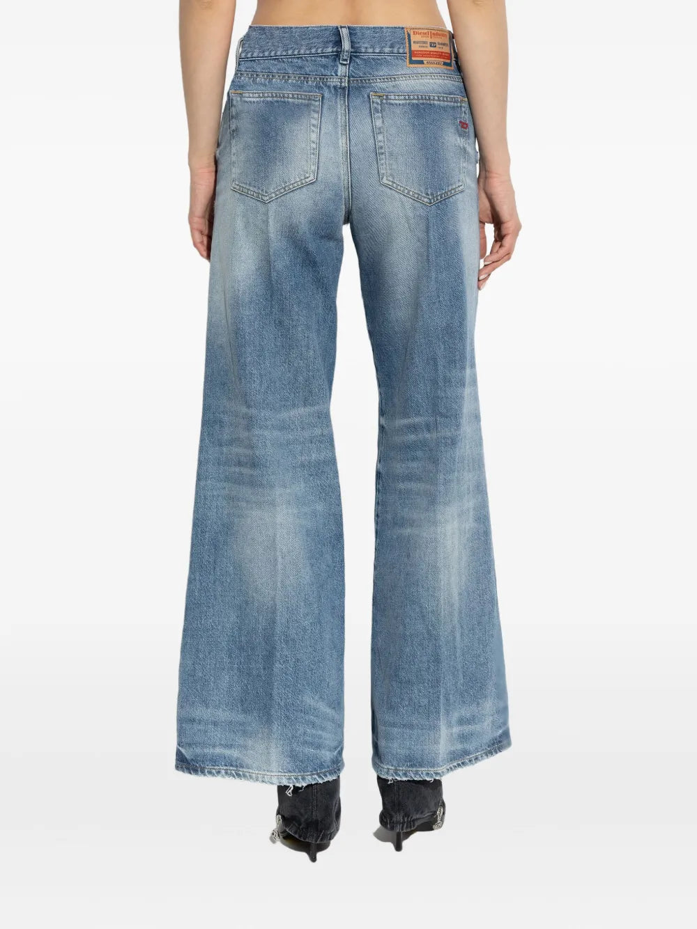 Immagine dei jeans larghi D-Akemi 1978 L.30 del marchio Diesel per Donna - Stagione Autunno-Inverno 2025 - Vista Dettagliata 4