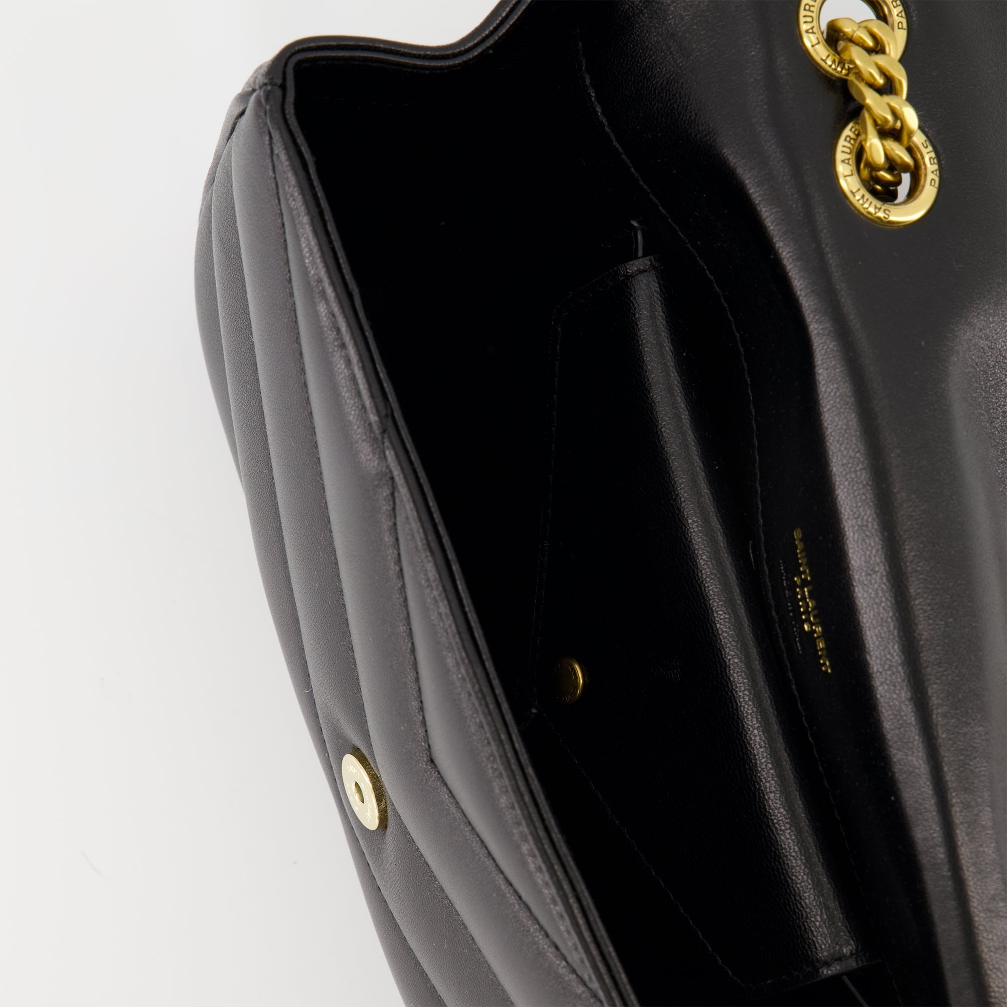 Sacs à main et épaule Bolsa Loulou Pequena em Pele Preta Saint Laurent Noir Femme
