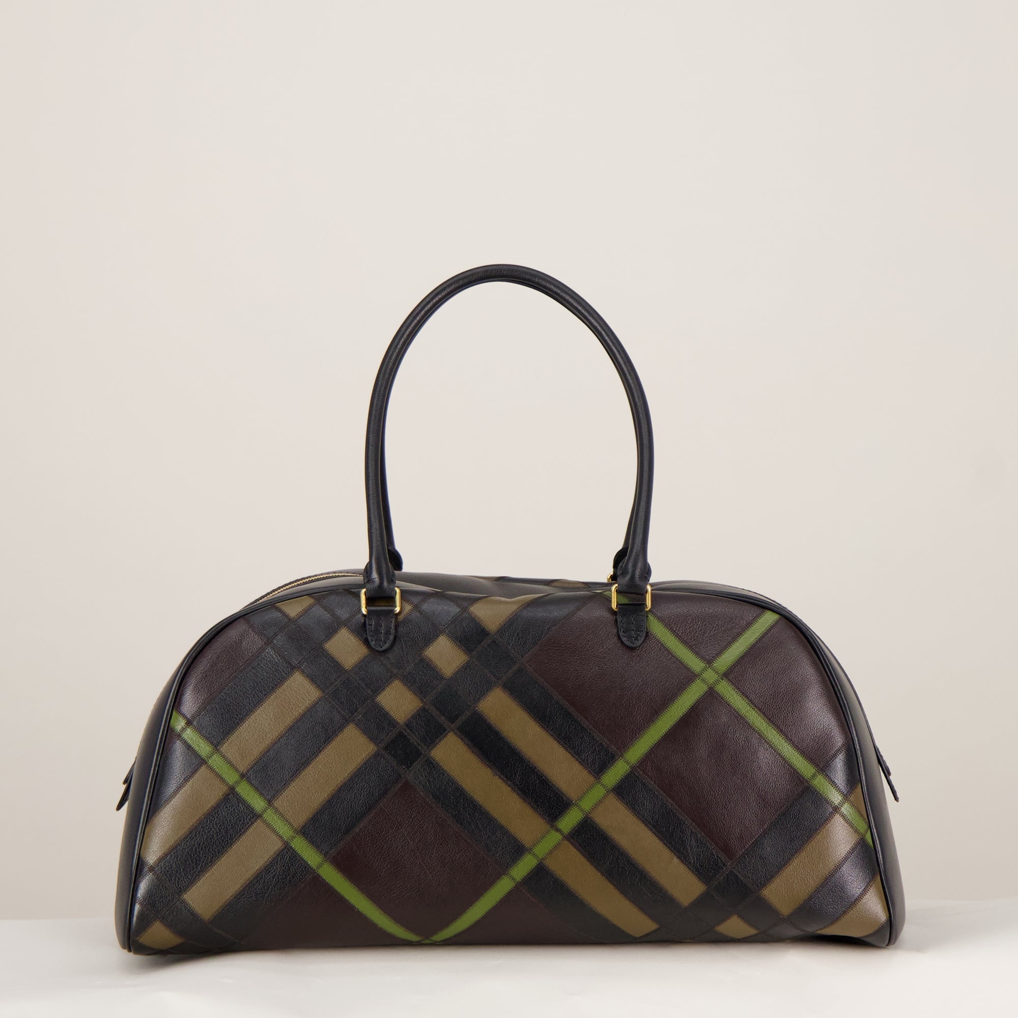 Image de l'article Sac bowling Highlands de la marque Burberry pour Homme - Saison Automne-Hiver 2025 - Vue de Dos
