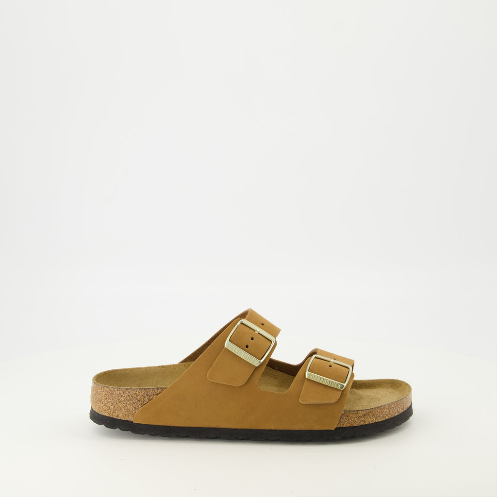 Imagem das Sandálias Arizona castanhas da marca Birkenstock para Unisex - Temporada Primavera-Verão 2026 - Vista lateral direita