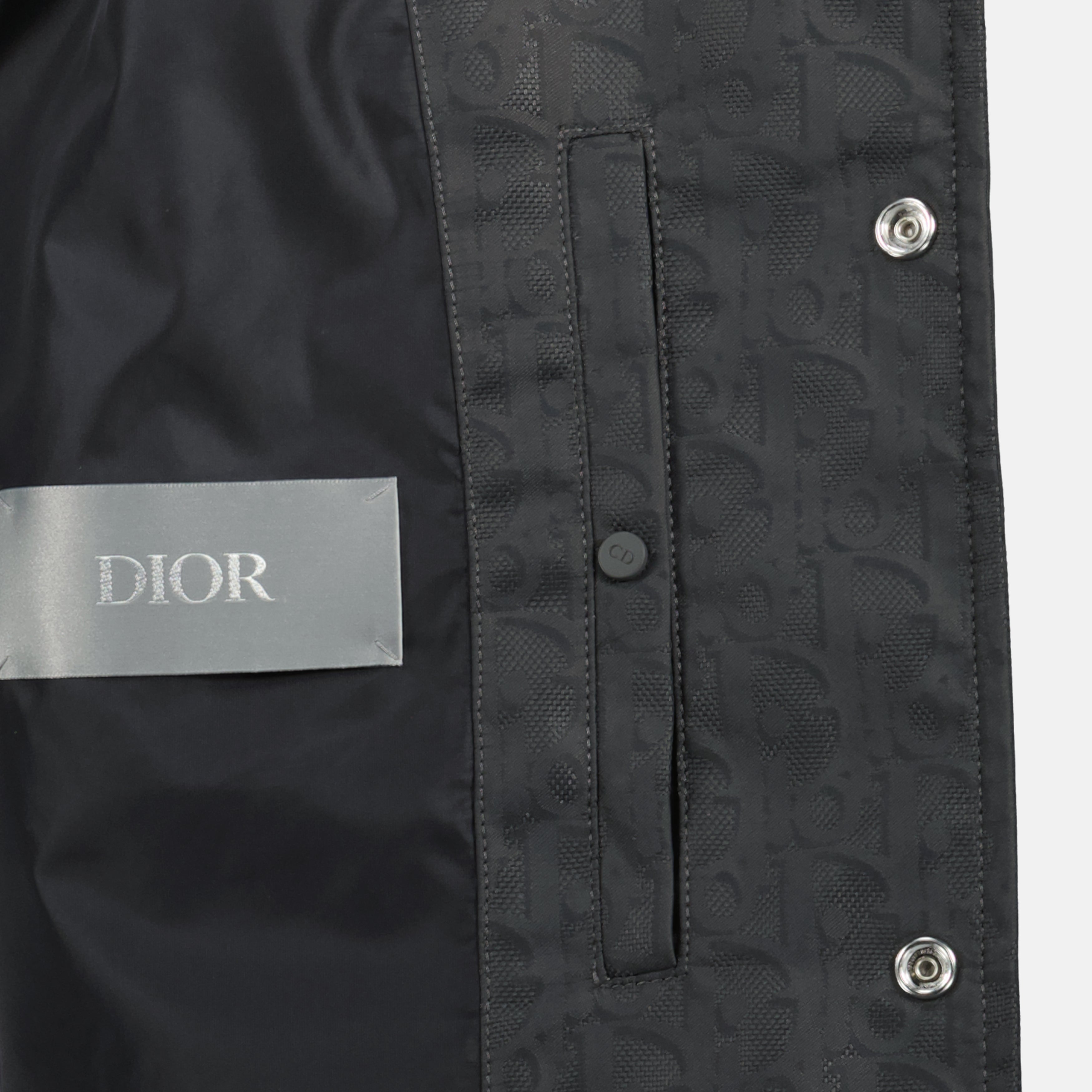 Imagen del Blouson Dior Oblique de la marca Dior para Hombre - Temporada Otoño-Invierno 2025 - Vista Detallada_2
