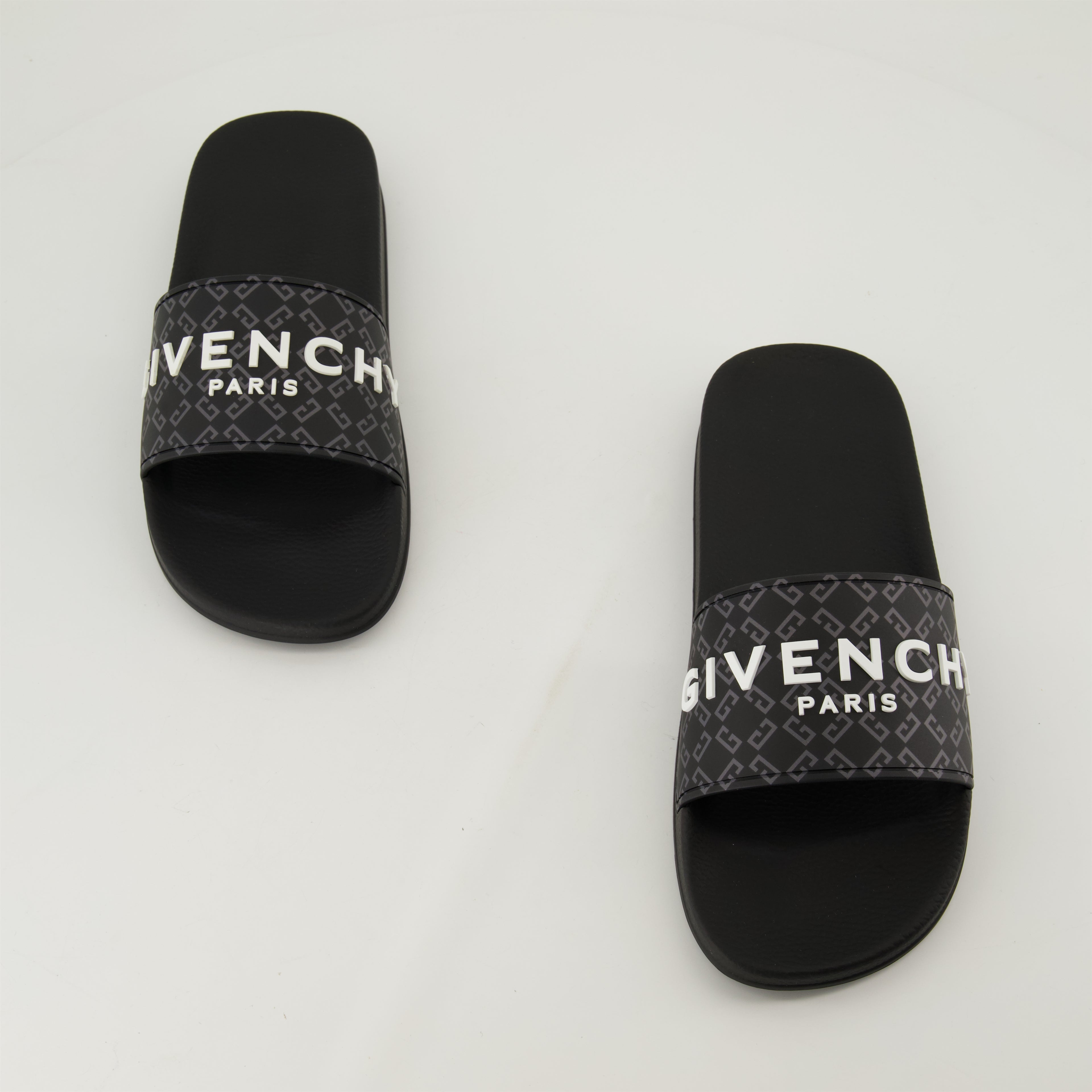 Claquettes Slide en gomme Givenchy Homme – myCompañero