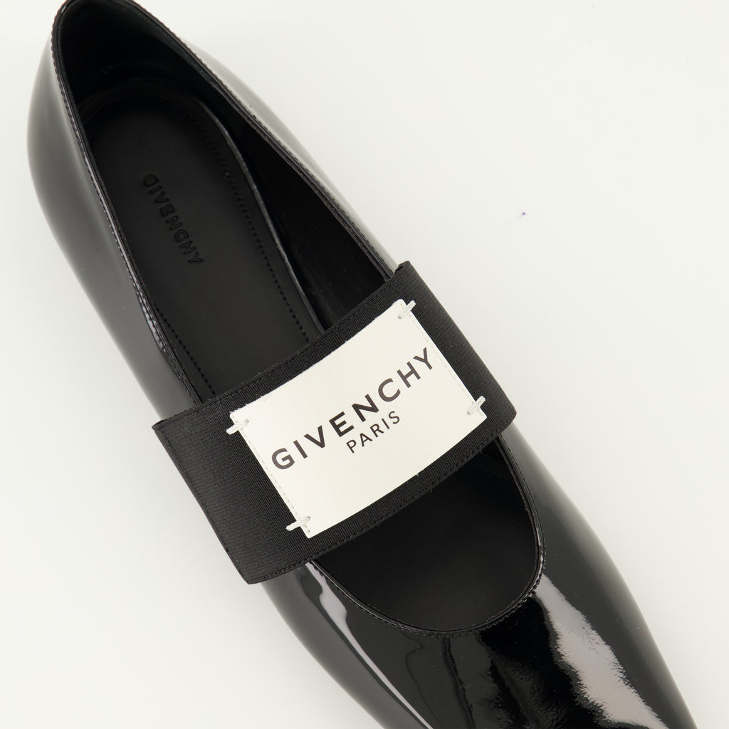 Image of the Givenchy Women's Sliced Square Flats - Autumn-Winter 2025 Season - Detailed Top View