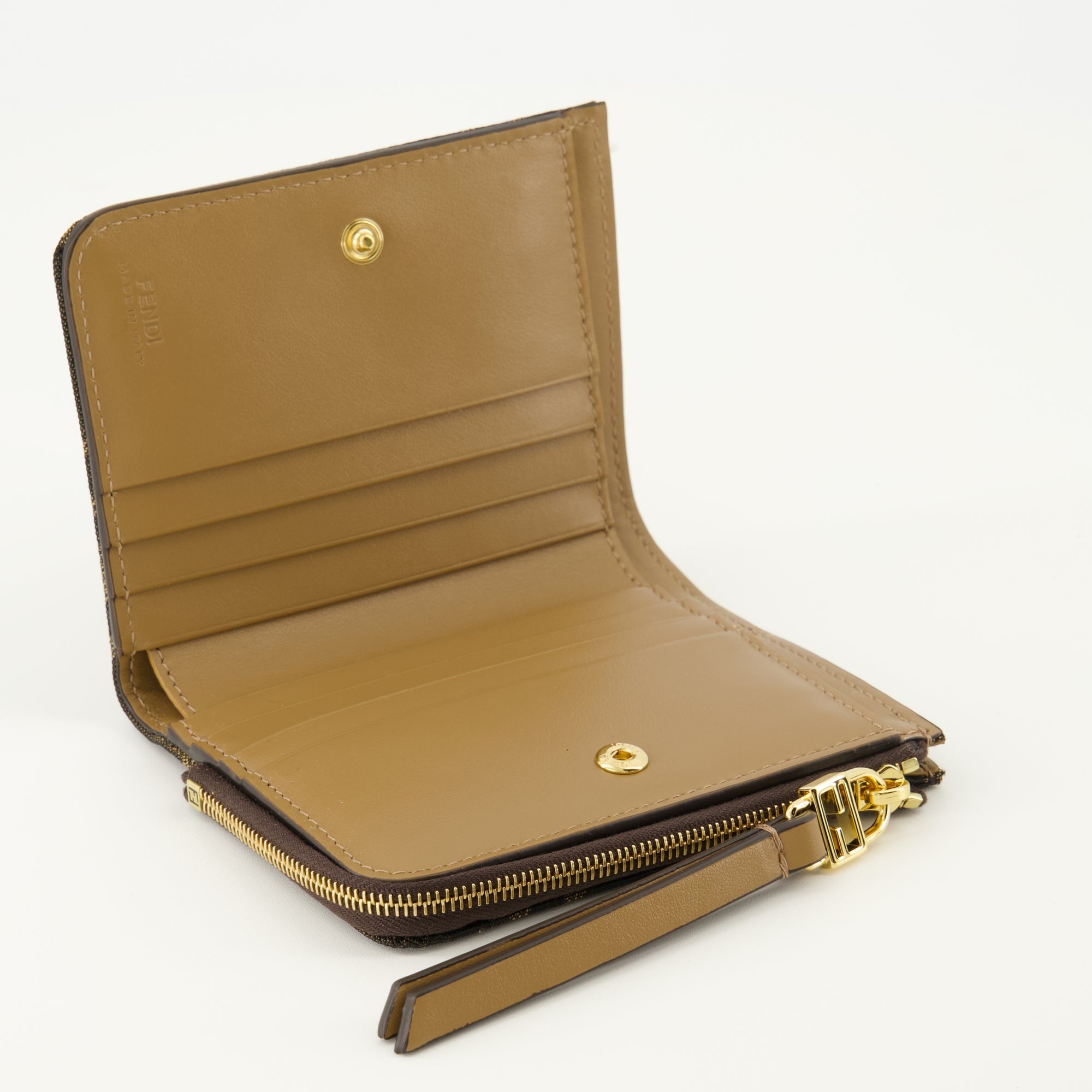 Bild des Fendi Slim Baguette Geldbeutels für Damen - Herbst-Winter 2025 - Detailansicht_2