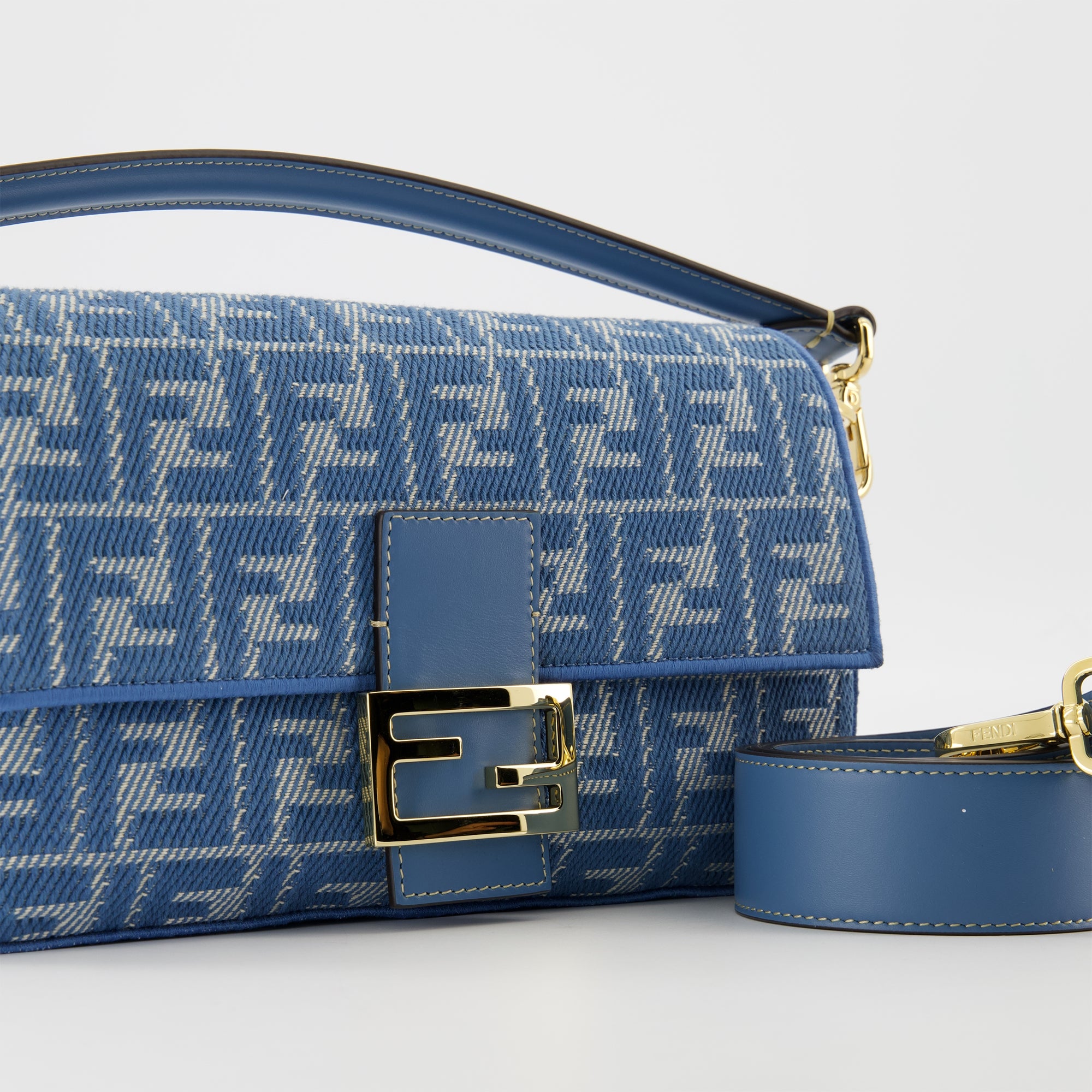 Sacs à main et épaule Baguette Bag Fendi Bleu Femme