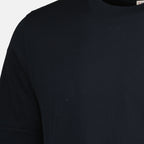 Imagen del artículo T-shirt de logo de cuero de la marca Moncler para Hombre - Temporada Otoño-Invierno 2025 - Vista Detallada_3