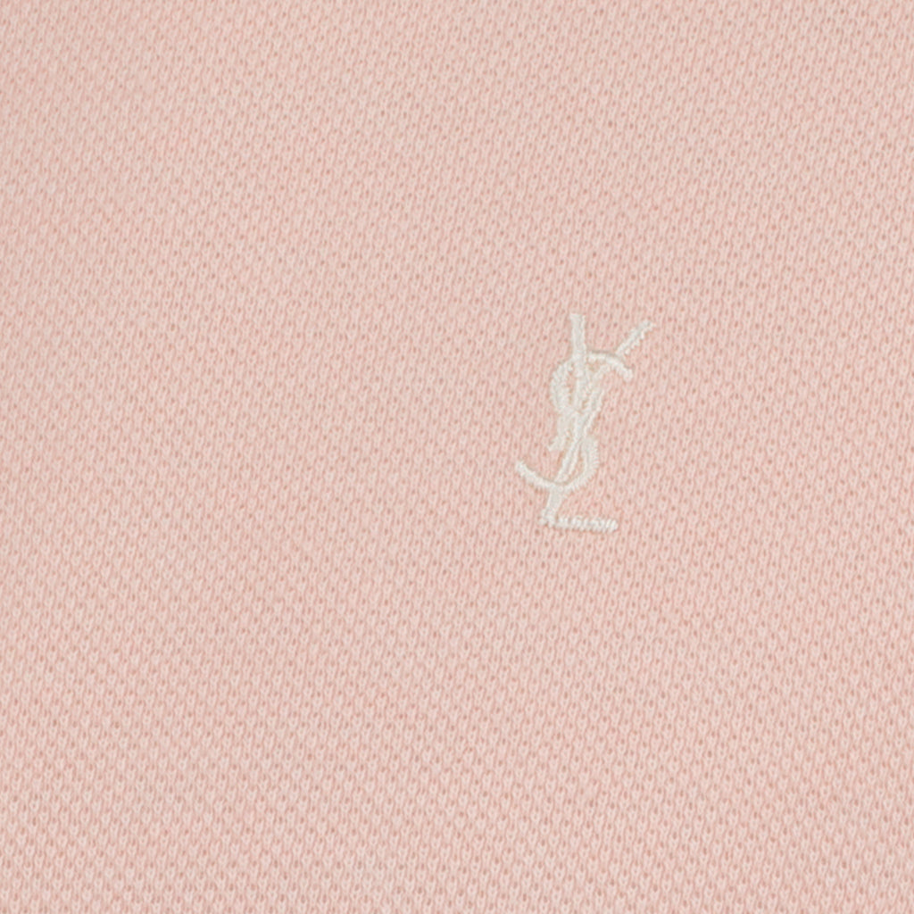 남성을 위한 생 로랑 브랜드의 YSL 핑크 티셔츠 이미지 - 2026년 봄-여름 - 상세보기_1