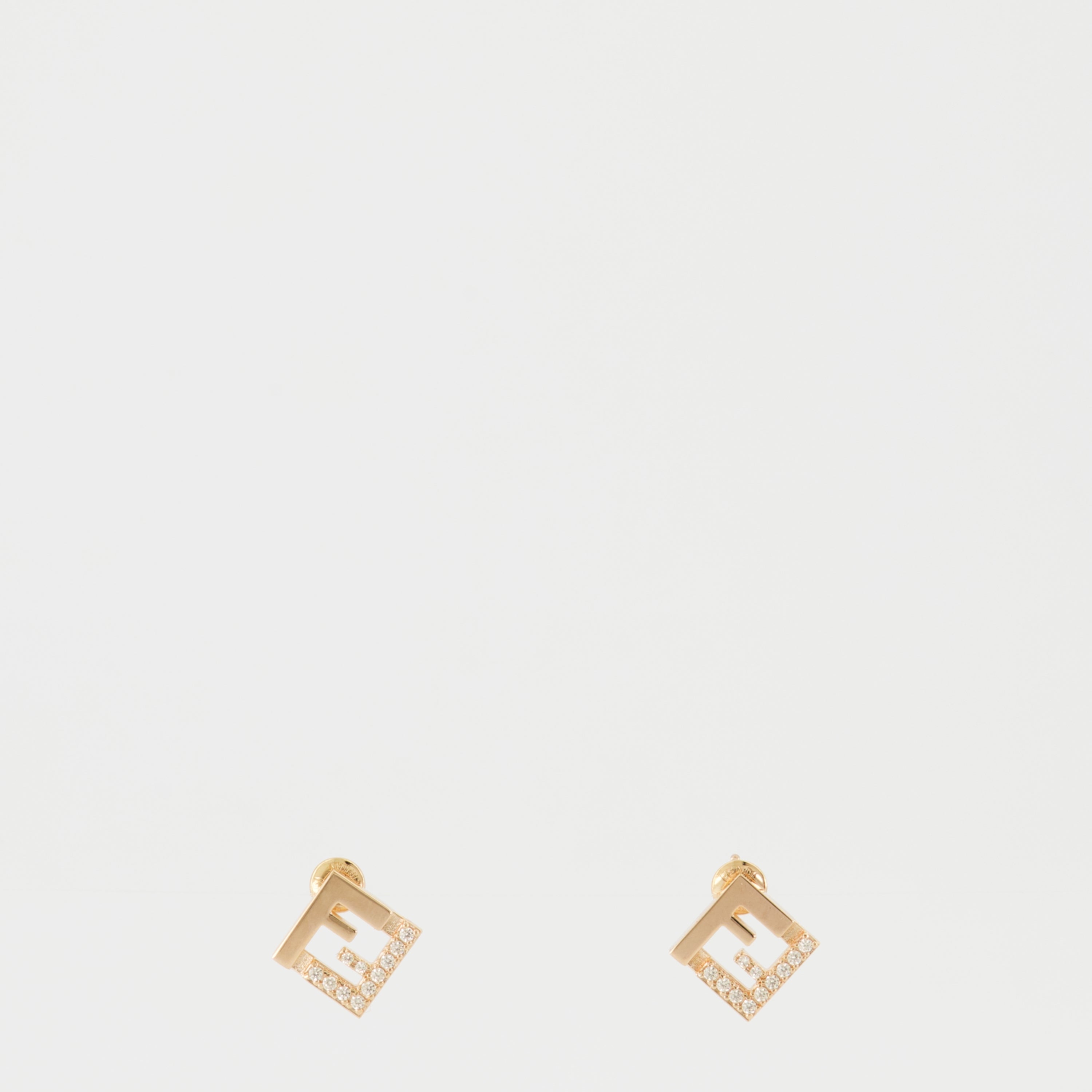 Immagine degli orecchini Forver con cristalli del marchio Fendi per Donna - Stagione Primavera-Estate 2026 - Vista Dettagliata_2