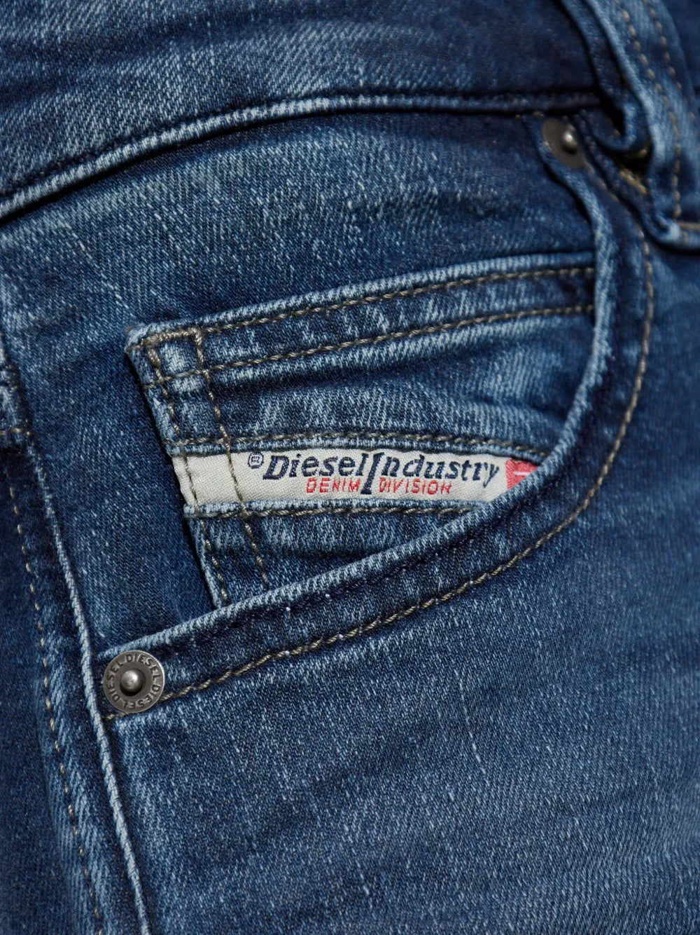 Immagine dell'articolo jeans D-Jiann 1992 L.32 del marchio Diesel per Donna - Stagione Autunno-Inverno 2025 - Vista Dettagliata_5