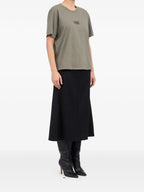 Imagen del T-shirt Numeric de la marca Mm6 para Mujer - Temporada Otoño-Invierno 2025 - Vista Detallada_1