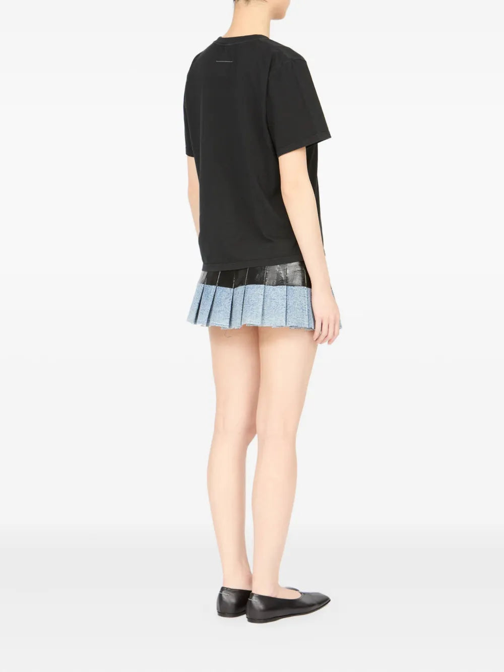 Image de l'article T-shirt noir de la marque Mm6 pour Femme - Saison Automne-Hiver 2025 - Vue détaillée_4