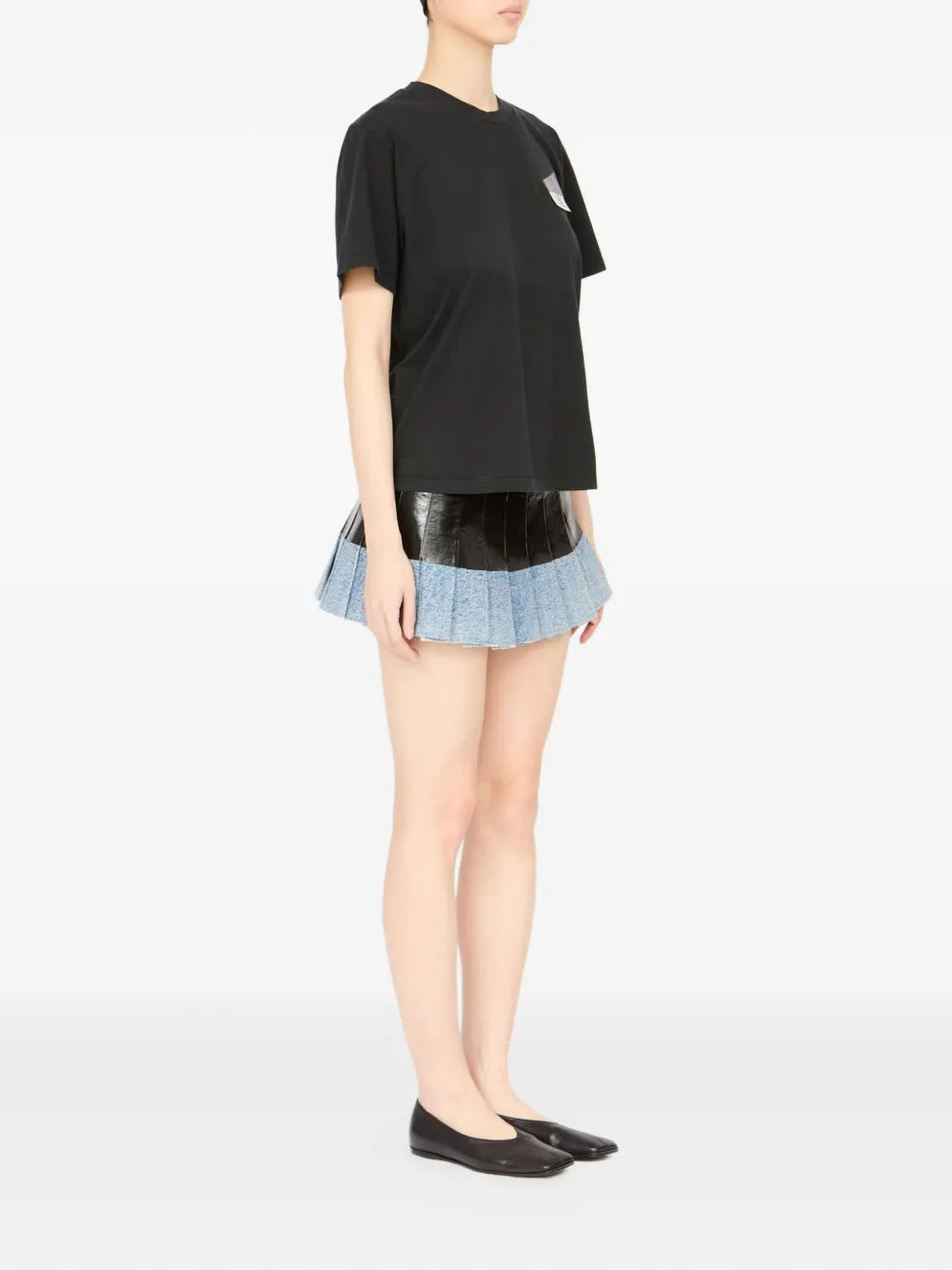 Image de l'article T-shirt noir de la marque Mm6 pour Femme - Saison Automne-Hiver 2025 - Vue détaillée_1