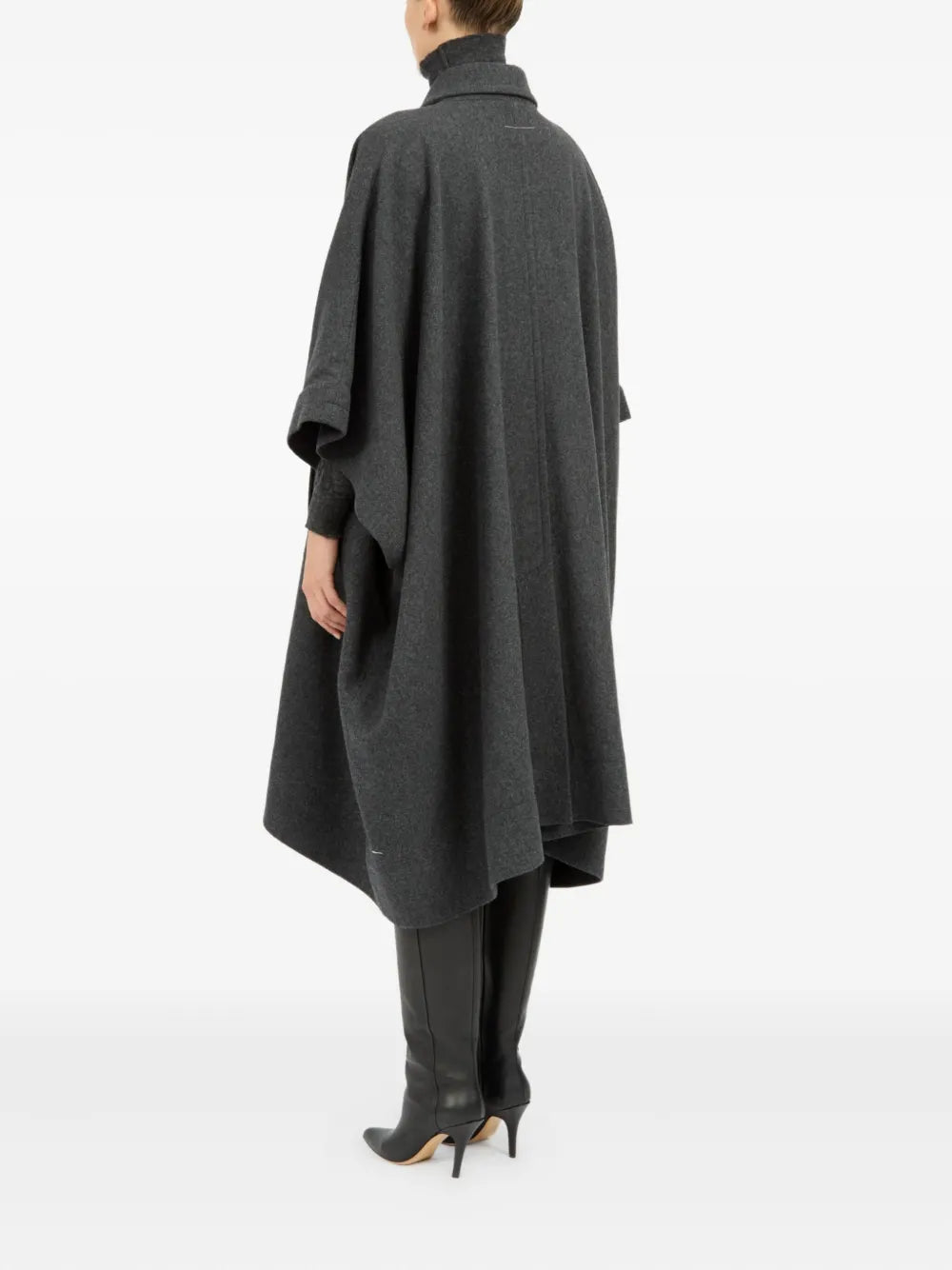 Image de l'article Long manteau en laine de la marque Mm6 pour Femme - Saison Automne-Hiver 2025 - Vue détaillée_7