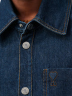 Imagen de la camisa Ami corazón de la marca Ami PARIS para Unisex - Temporada Otoño-Invierno 2025 - Vista Detallada_5