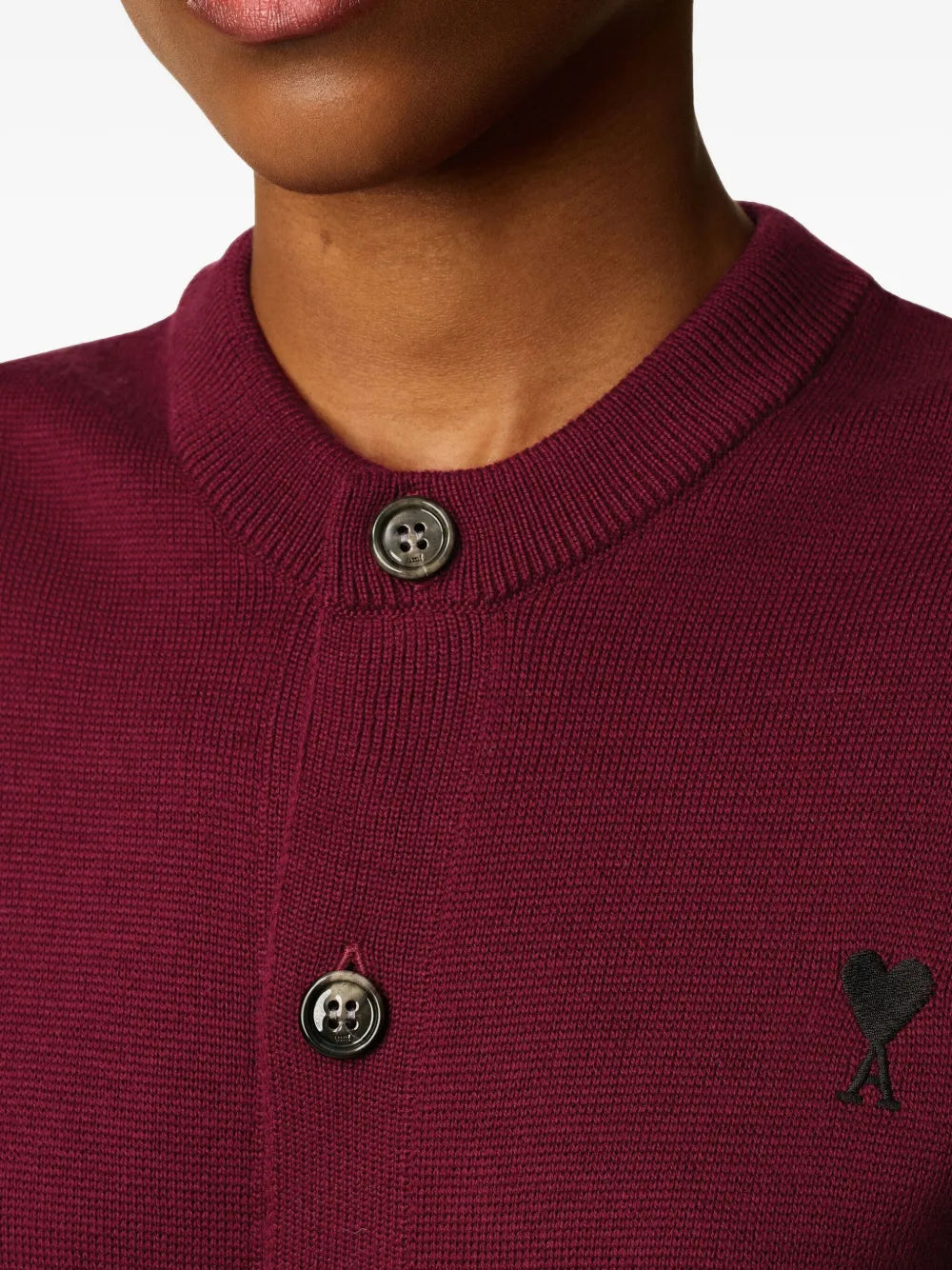 Image de l'article Cardigan AMI de coeur de la marque Ami PARIS pour Femme - Saison Automne-Hiver 2025 - Vue détaillée_7