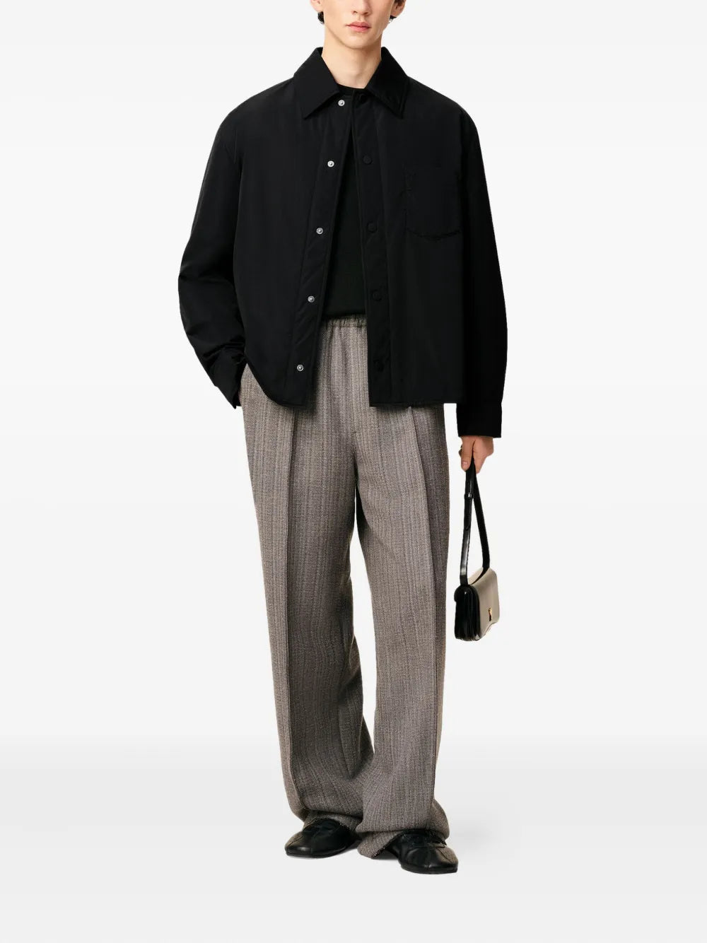 Imagen del artículo Chaqueta de camisa de nylon de la marca Ami PARIS para Hombre - Temporada Otoño-Invierno 2025 - Vista Trasera