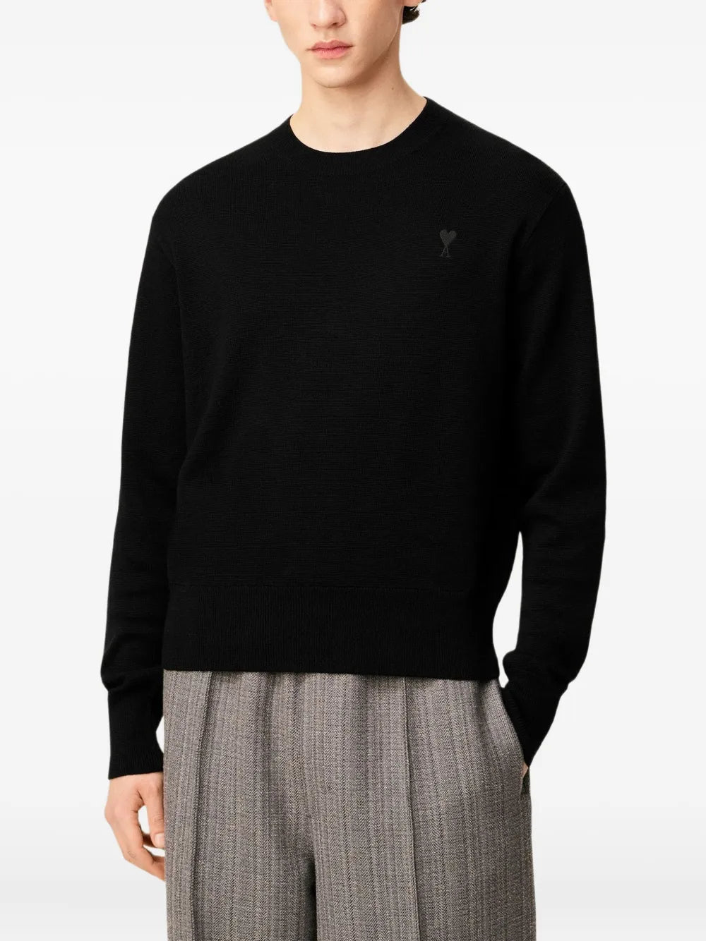 Image of the Black Heart Sweater from the brand Ami PARIS for Men - Autumn-Winter 2025 - Detailed View_5