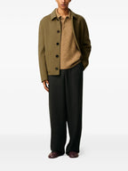 Immagine del giubbotto kaki del marchio Ami PARIS per Uomo - Stagione Autunno-Inverno 2025 - Vista Posteriore