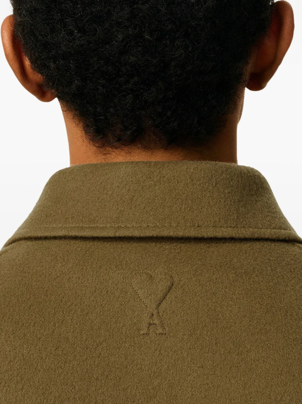 Immagine del giubbotto kaki del marchio Ami PARIS per Uomo - Stagione Autunno-Inverno 2025 - Vista Dettaglio_7