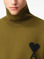 Immagine del maglione a cuore Ami del brand Ami PARIS per Unisex - Stagione Autunno-Inverno 2025 - Vista Dettagliata 7