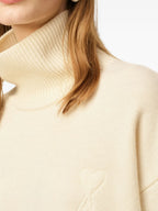 Imagen del artículo suéter de cuello alto Ami corazón de la marca Ami PARIS para Unisex - Temporada Otoño-Invierno 2025 - Vista Detallada_5