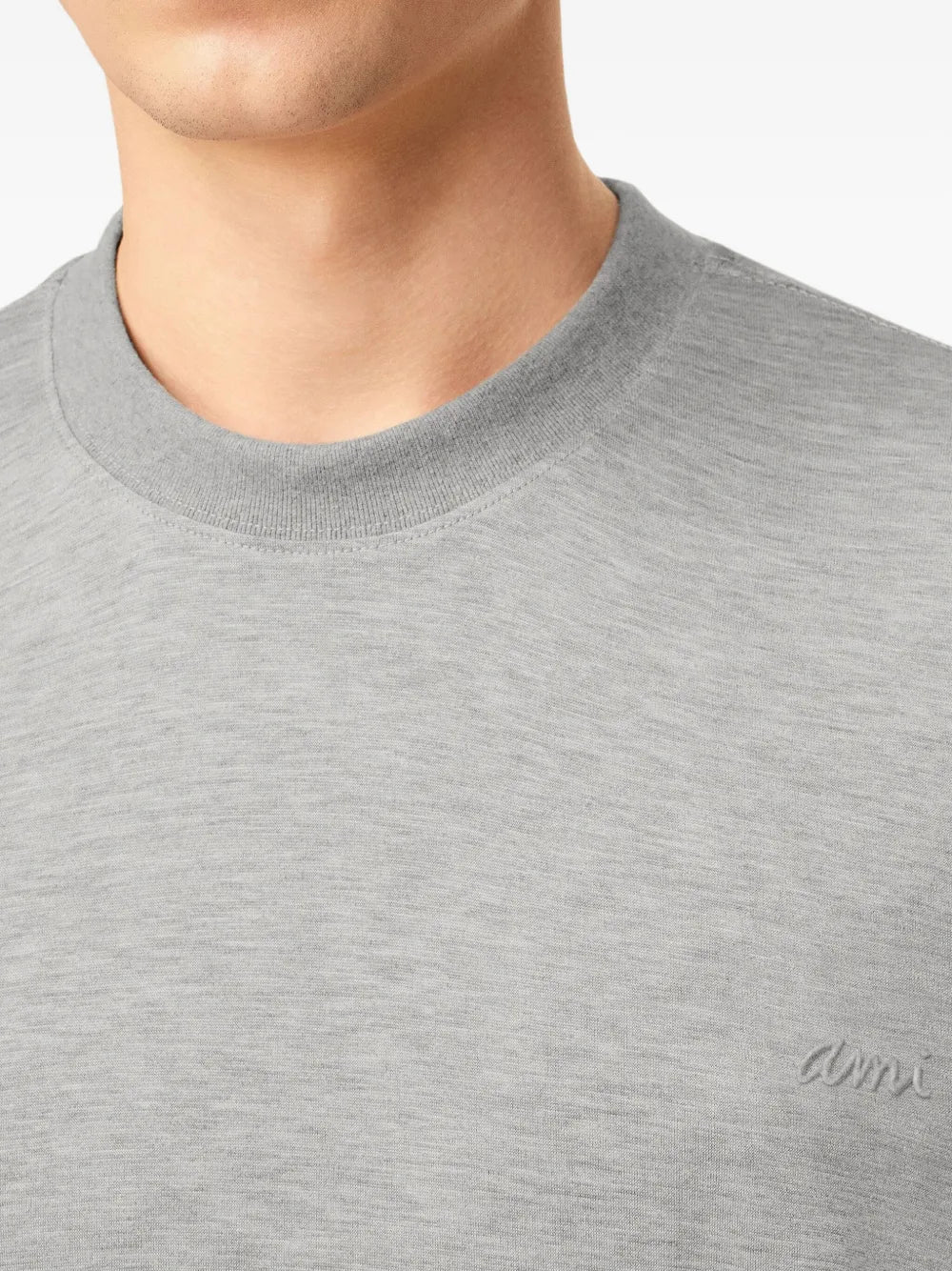 Image de l'article T-shirt brodé de la marque Ami PARIS pour Unisex - Saison Automne-Hiver 2025 - Vue détaillée_7