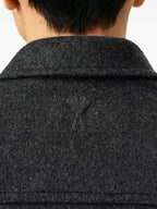 Imagen del artículo Chaqueta Trucker de la marca Ami PARIS para Unisex - Temporada Otoño-Invierno 2025 - Vista Detallada_5