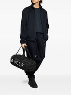Imagen del artículo T-shirt de logo de cuero de la marca Moncler para Hombre - Temporada Otoño-Invierno 2025 - Vista Posterior