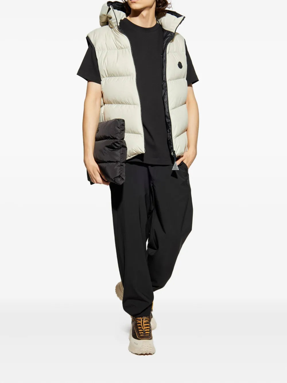 Bild des Moncler Markenshirts für Herren - Herbst-Winter 2025 - Rückansicht