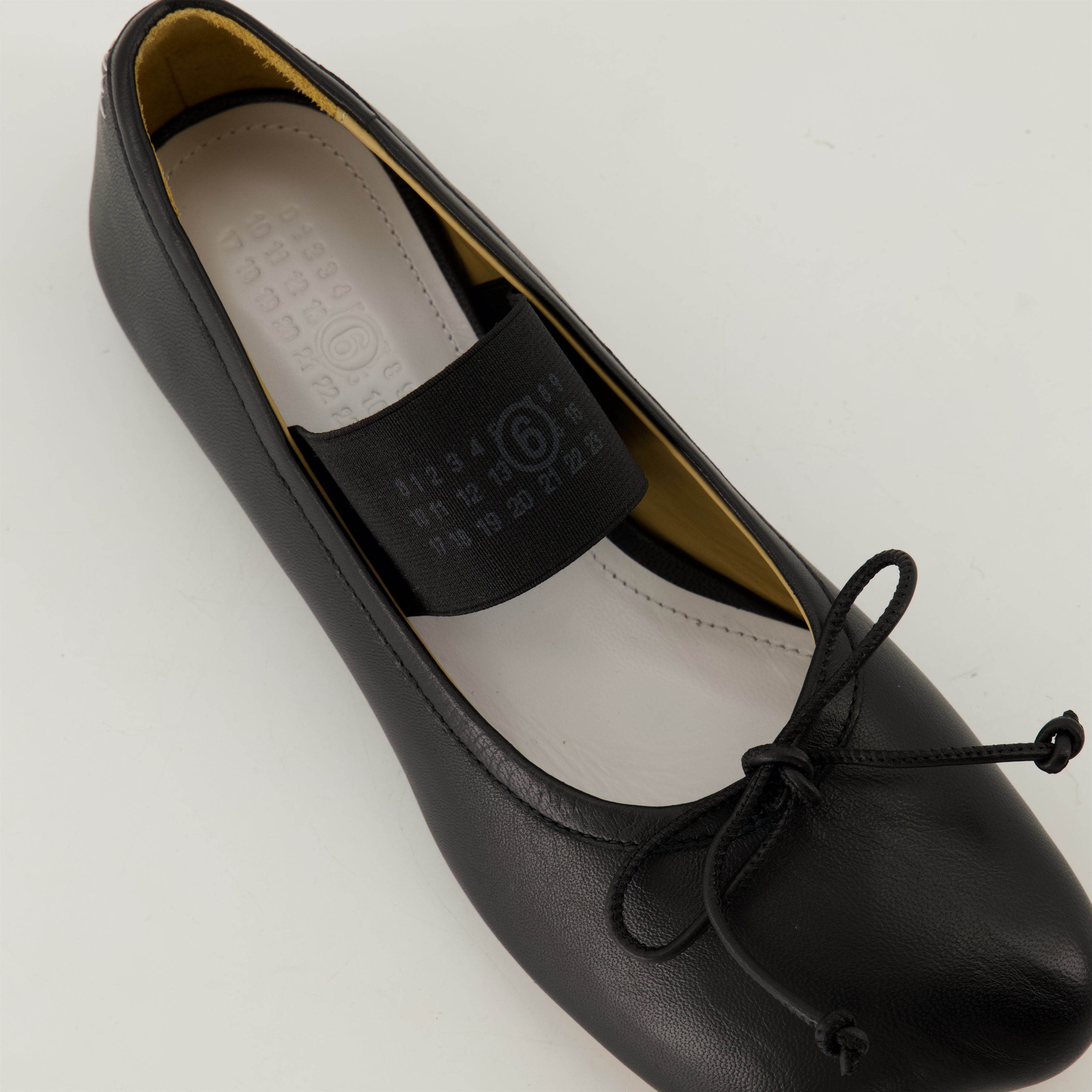 Flat shoes Ballerines Anatomic Mm6 Black Femme