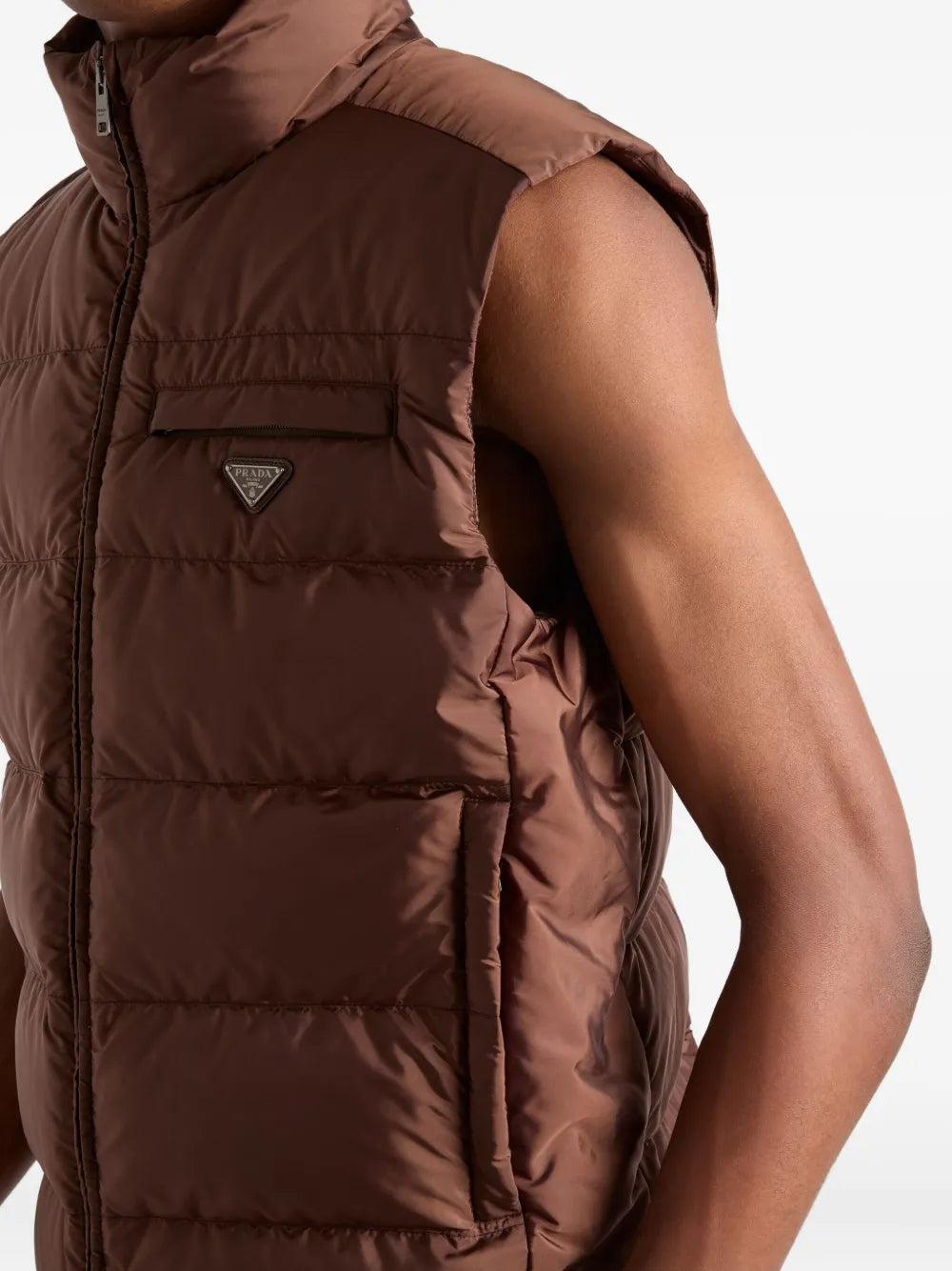 Immagine del Gilet senza Maniche in Nylon di Prada per Uomo - Stagione Autunno-Inverno 2025 - Vista Dettagliata_4