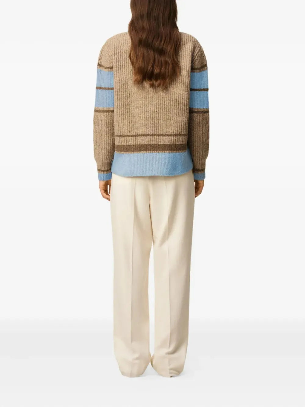 Imagem do Pull College da marca Ami PARIS para Unisex - Temporada Outono-Inverno 2025 - Vista Detalhada_4