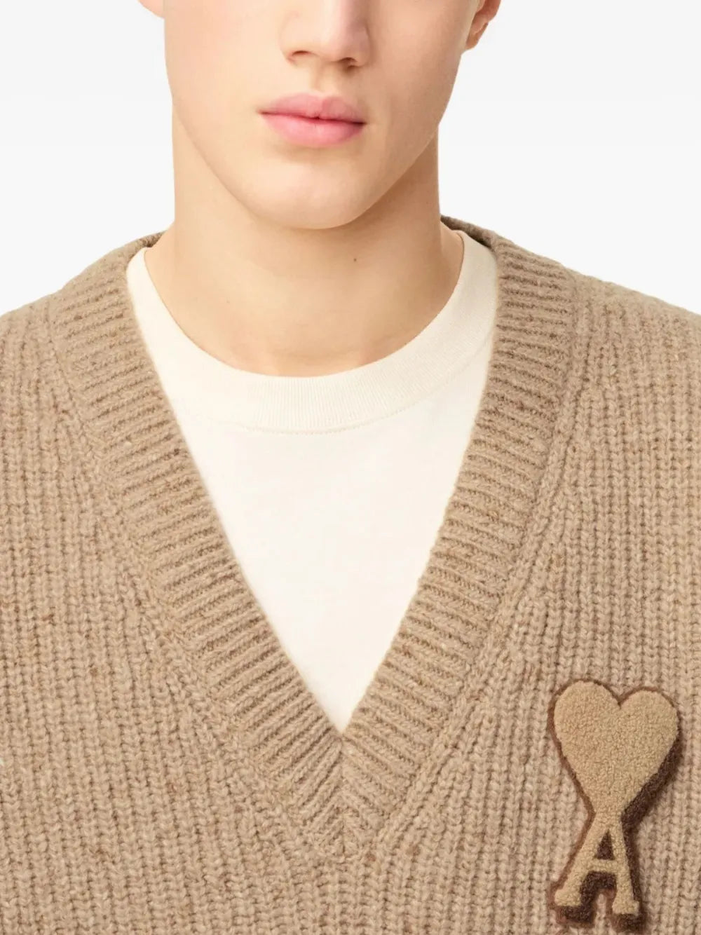 Image of the College Sweater by Ami PARIS for Unisex - Autumn-Winter Season 2025 - Detailed View_5