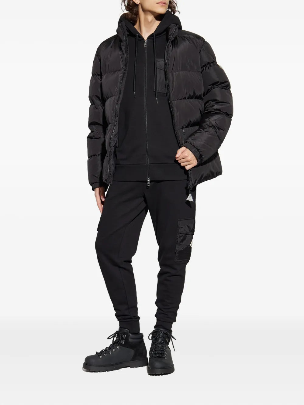 Image de l'article Pantalon jogging de la marque Moncler pour Homme - Saison Automne-Hiver 2025 - Vue de Dos