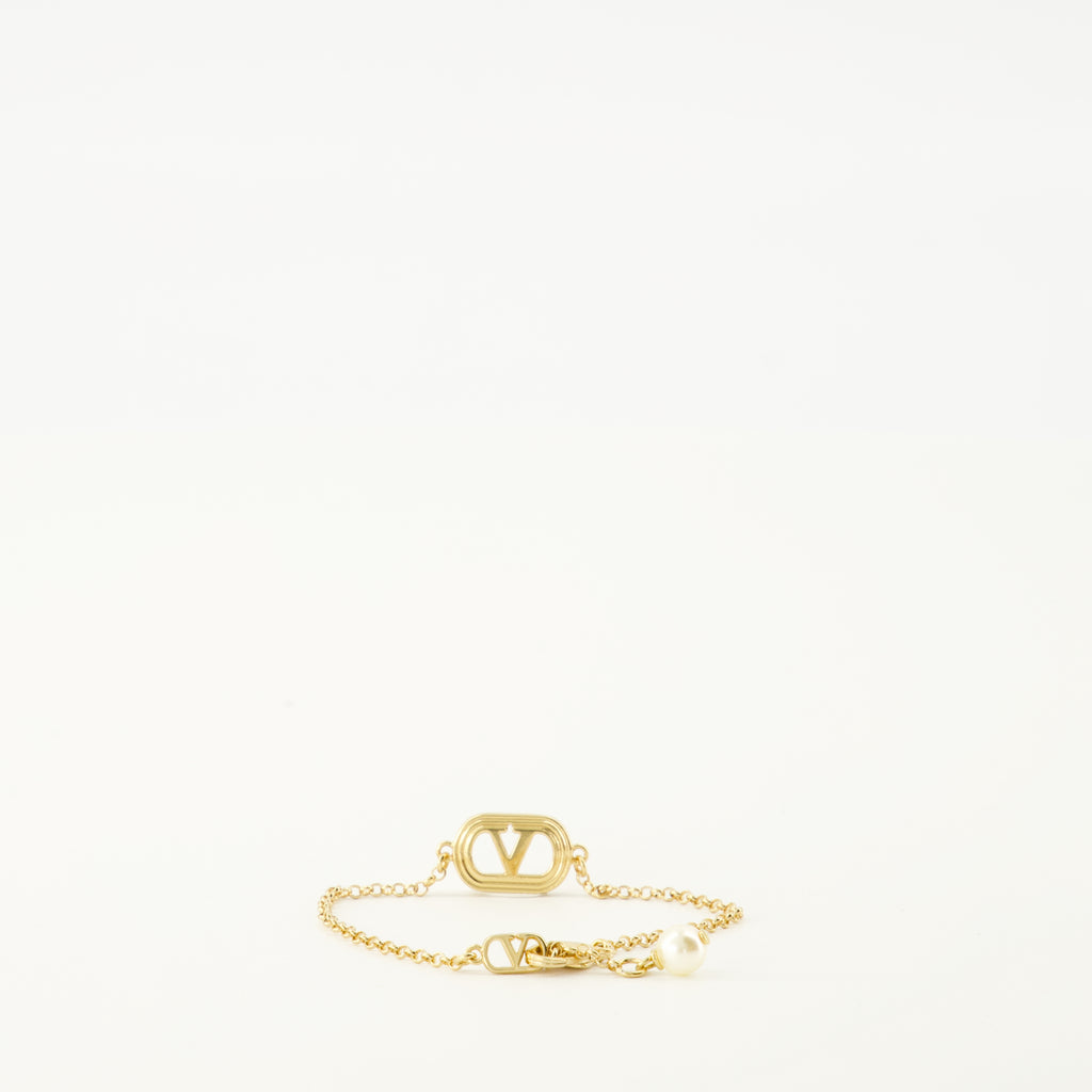 Image of the Vlogo bracelet and pearl from the Valentino Garavani brand for Women - Autumn-Winter 2025 - Back View