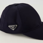 Imagem da capoeira azul marinho em Re-Nylon da marca Prada para Homem - Temporada Primavera-Verão 2026 - Vista Detalhada_3