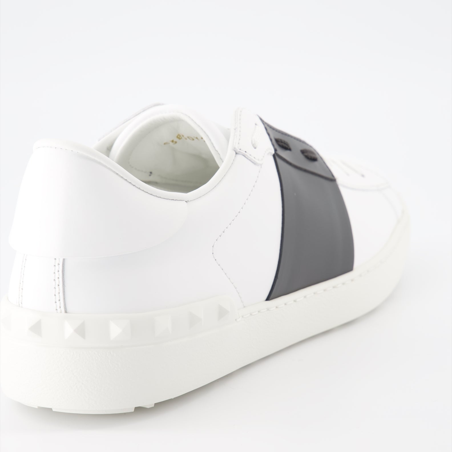 Baskets Baskets Open blanche et noir en cuir Valentino Garavani Blanc Homme