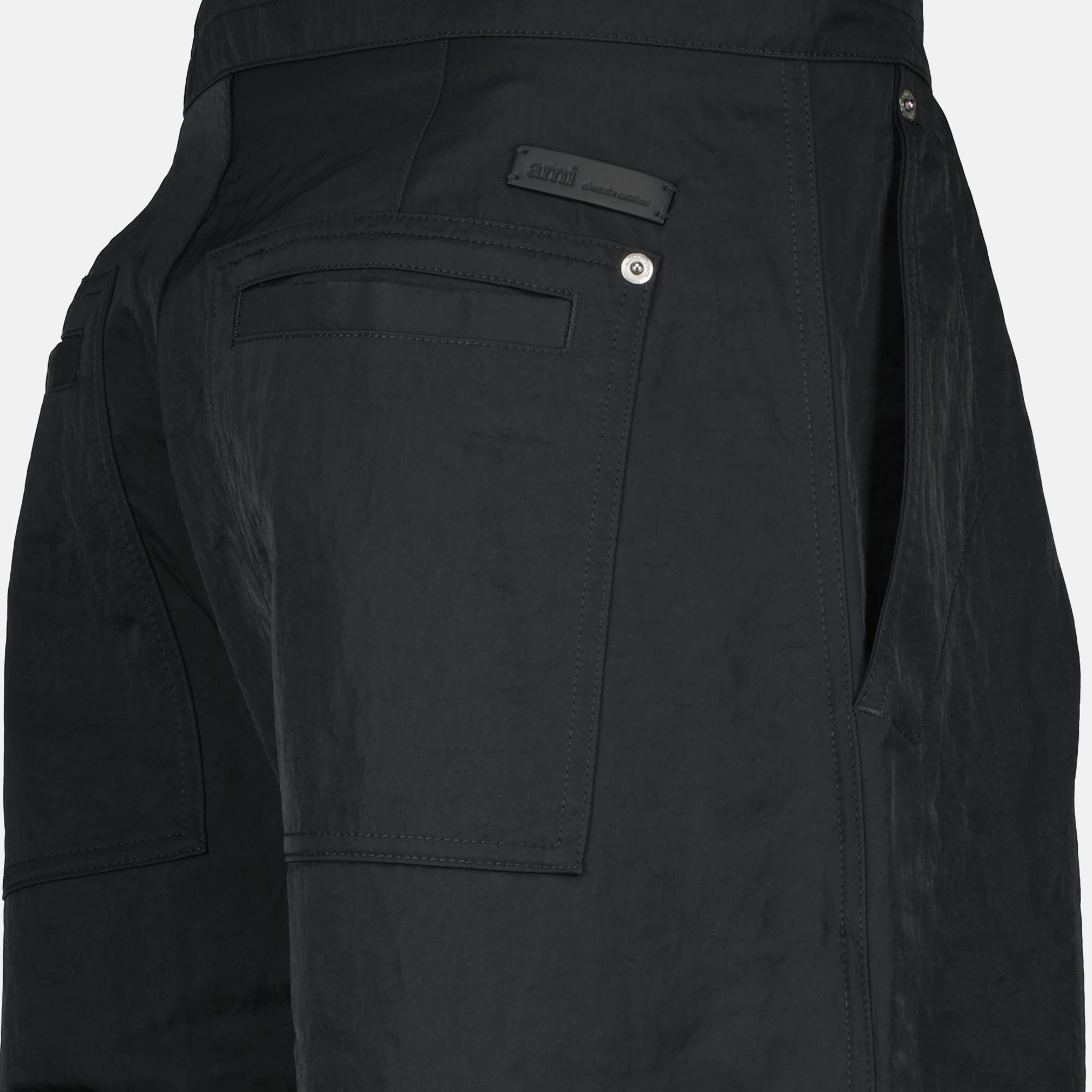 Image de l'article Pantalon zippé de la marque Ami PARIS pour Homme - Saison Automne-Hiver 2025 - Vue détaillée_2