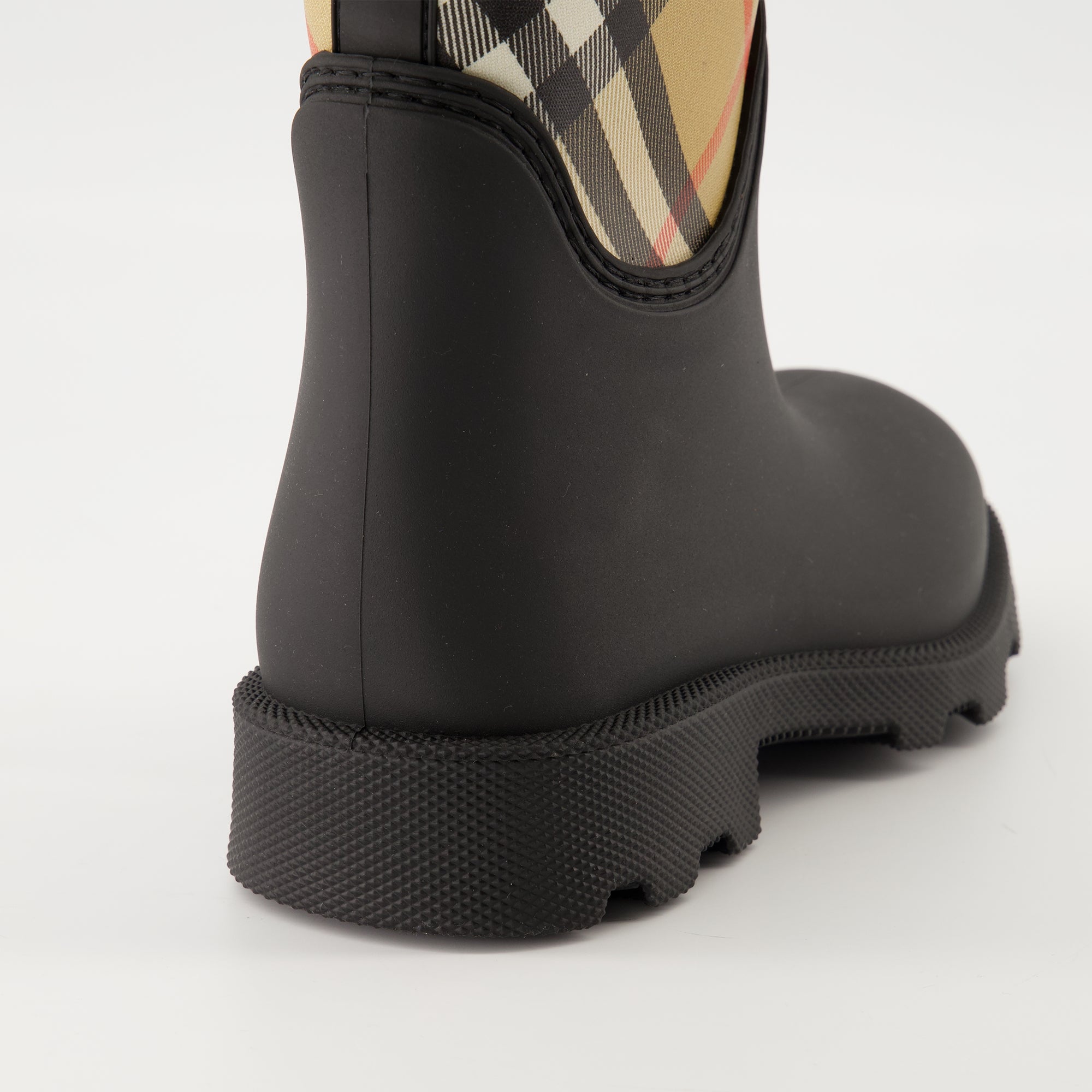 Image de l'article Bottes Marsh de la marque Burberry pour Femme - Saison Automne-Hiver 2025 - Vue détaillée de haut