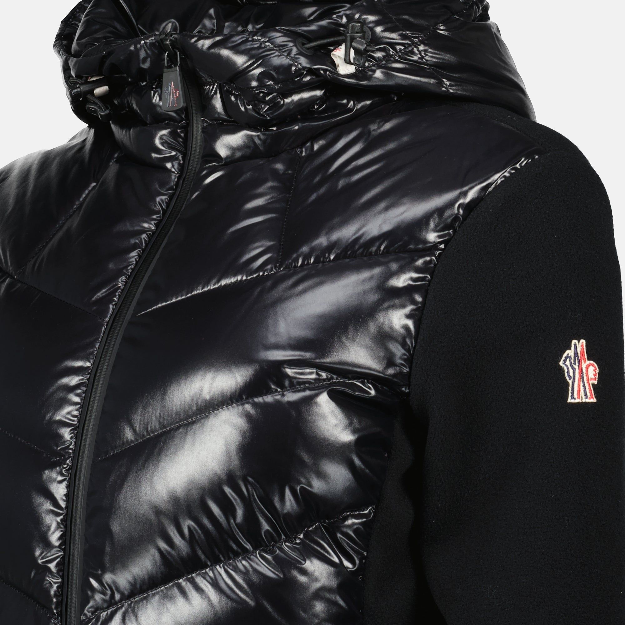 Image de l'article Cardigan zippé de la marque Moncler Grenoble pour Femme - Saison Automne-Hiver 2025 - Vue détaillée_1