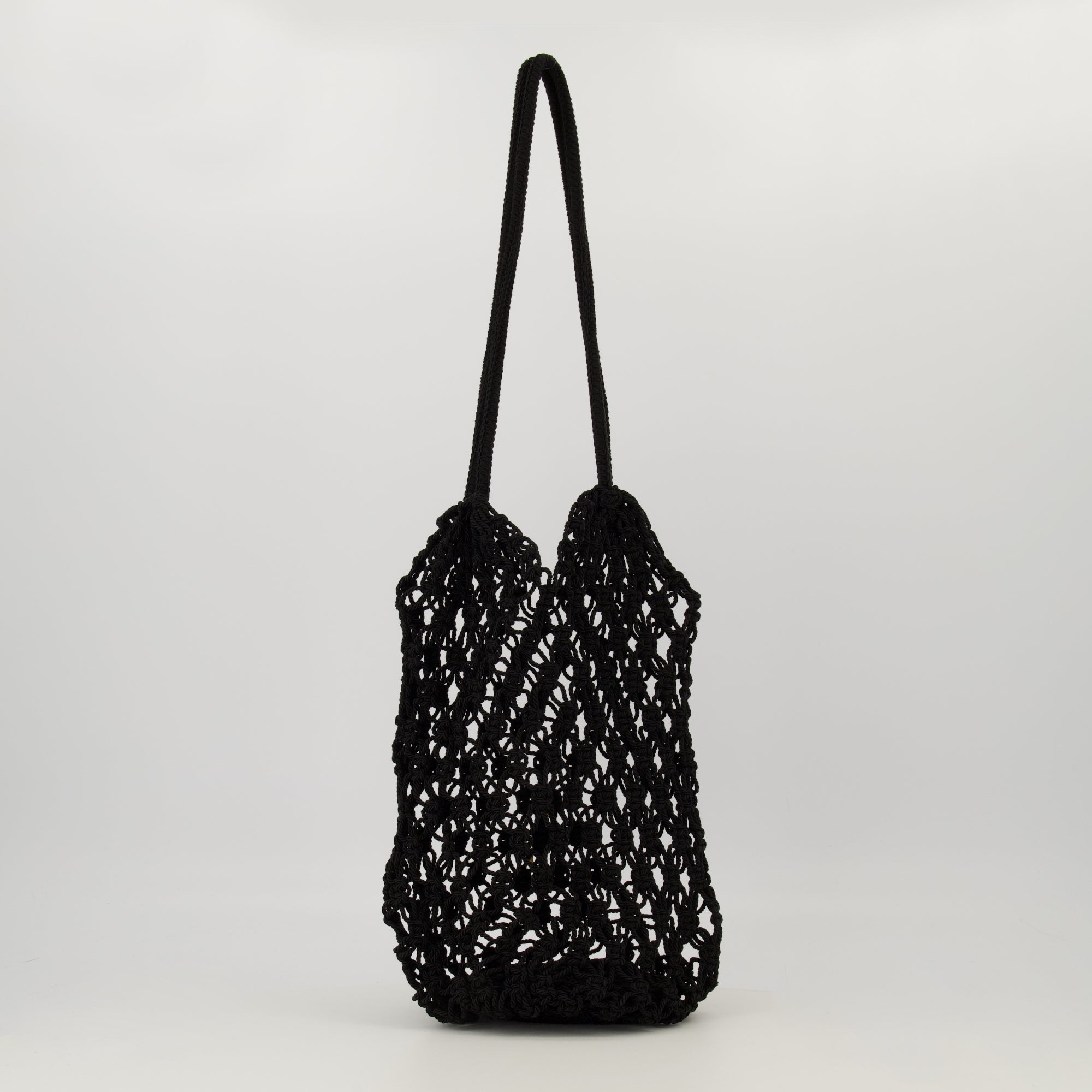 Image de l'article Sac en crochet noir de la marque Saint Laurent pour Femme - Saison Automne-Hiver 2025 - Vue de Dos