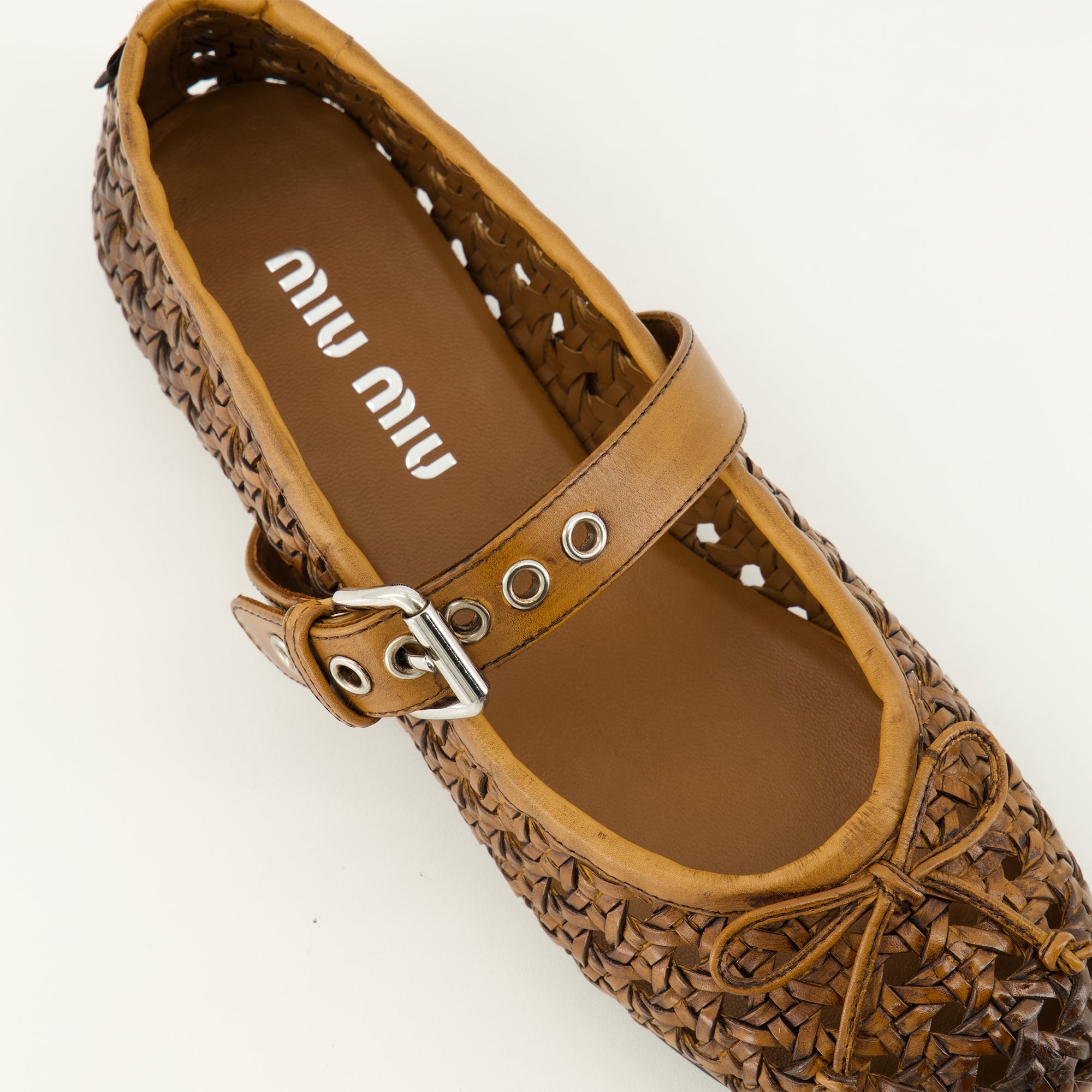 Chaussures plates Bailarinas de Cuero Cannage en Marrón Miu Miu Marron Femme