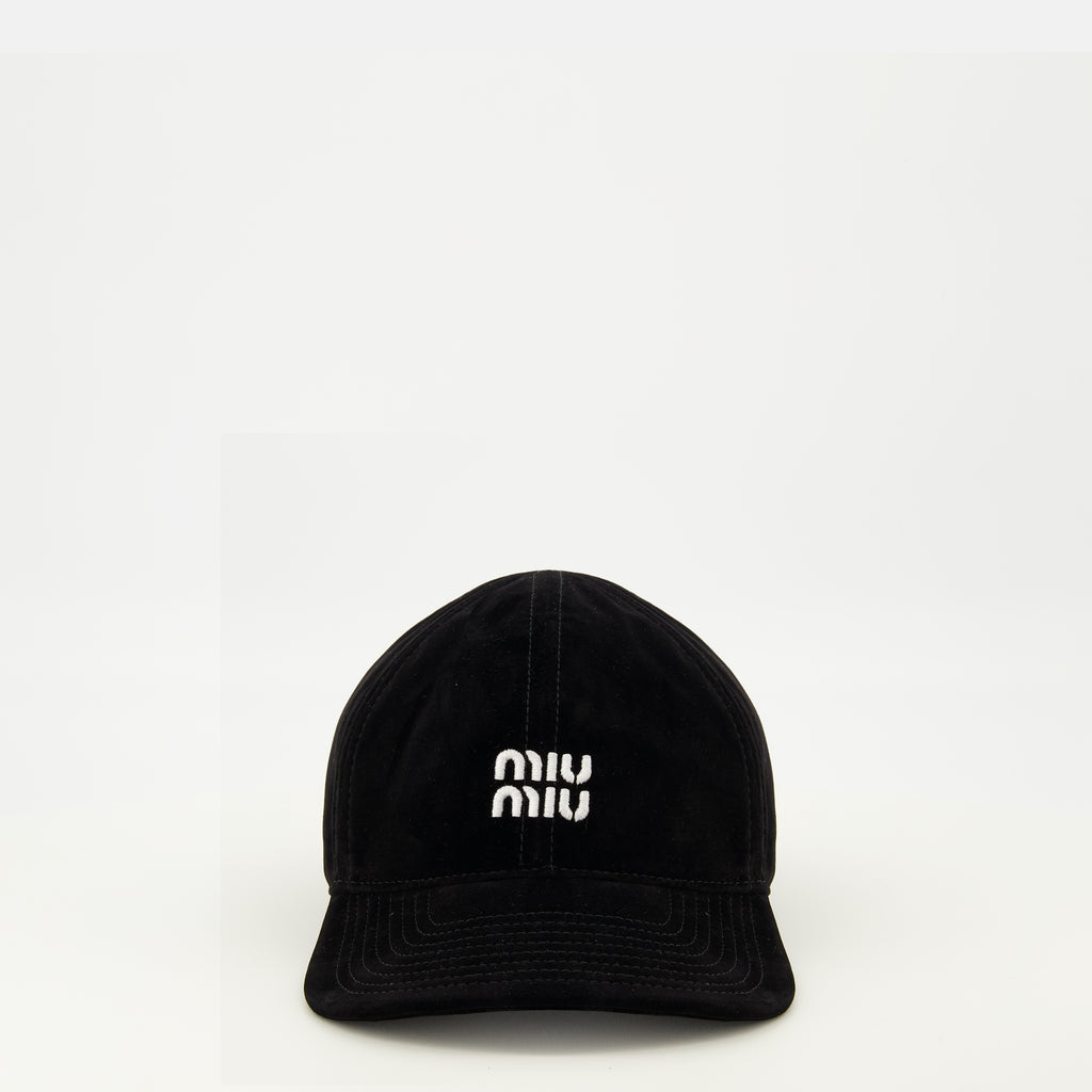 Imagen del artículo Gorra de Terciopelo Negro de Miu Miu para Mujer - Temporada Primavera-Verano 2026 - Vista Frontal