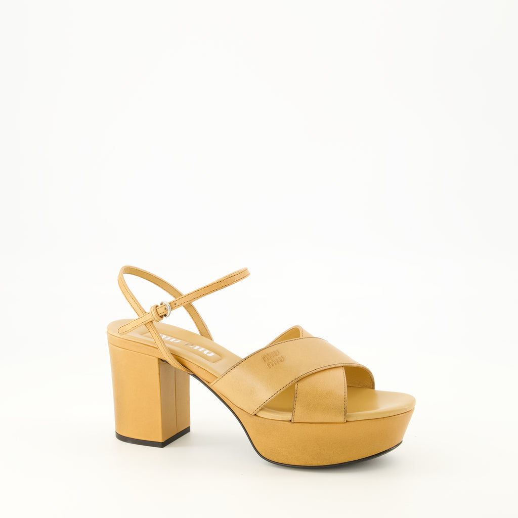 Chaussures ouvertes Sandales à talons en cuir marron Miu Miu Beige Femme