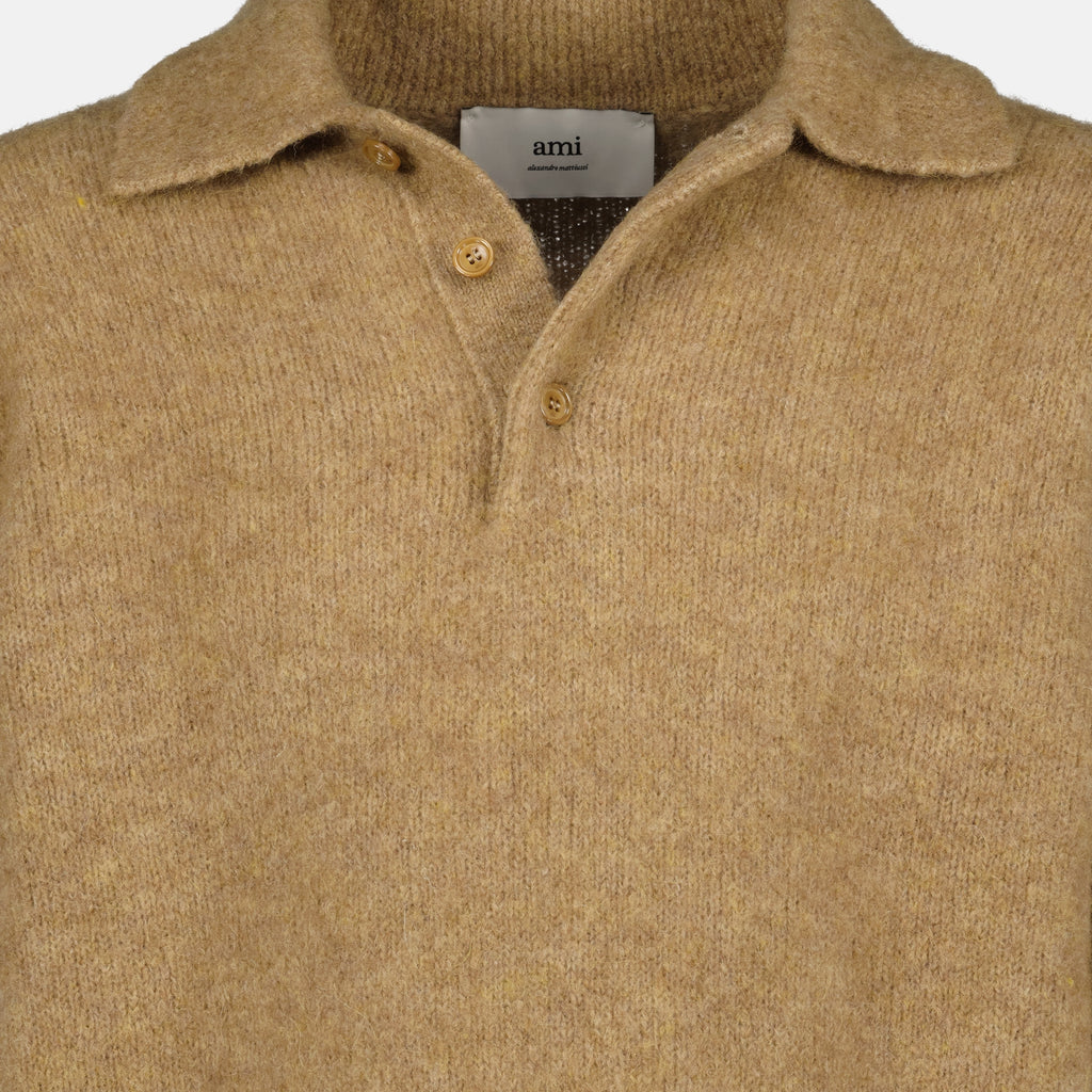 Image of the brown wool polo from the brand Ami PARIS for Men - Autumn-Winter 2025 - Detailed View_2